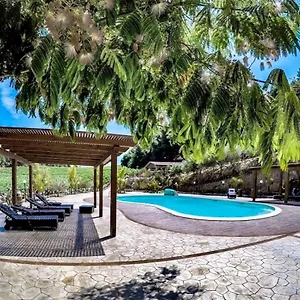  Vakantieboerderij Tenute Pispisa Segesta